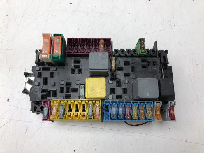 Fuse box Mercedes CLA