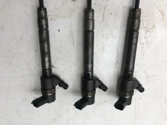 Injector (diesel) Volvo V50