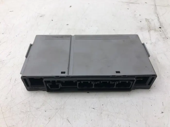 Fuse box Lexus IS 300