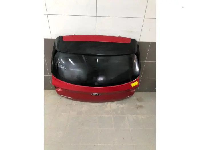 Tailgate Kia Stonic