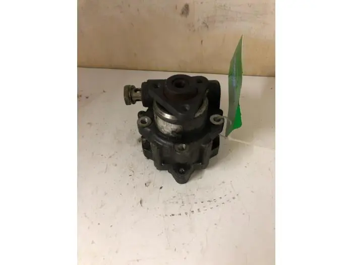 Power steering pump Volkswagen Passat