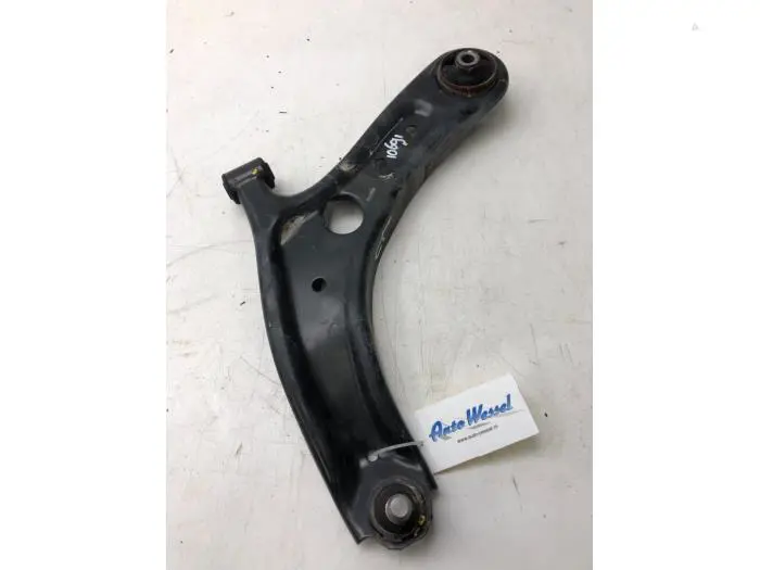 Front wishbone, left Kia Stonic