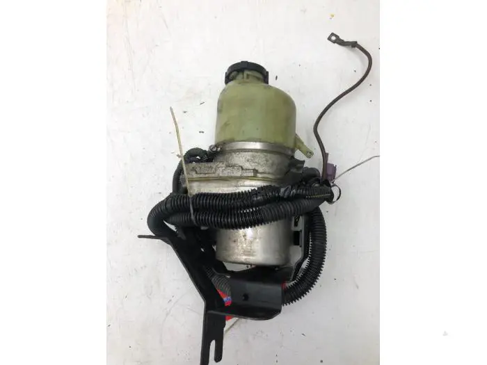 Power steering pump Opel Astra