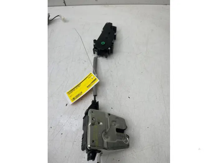 Tailgate lock mechanism Mercedes EQV