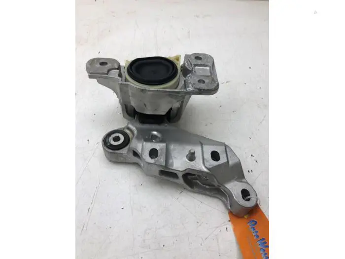 Engine mount Mercedes EQV