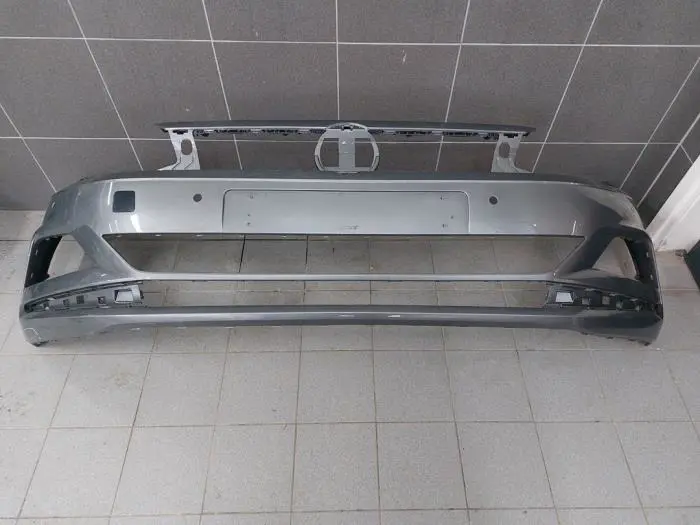 Front bumper Volkswagen Polo