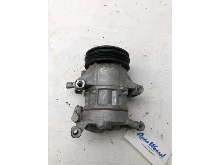 Air conditioning pump Toyota Verso-S