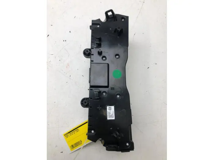 Heater control panel Lynk & Co 01