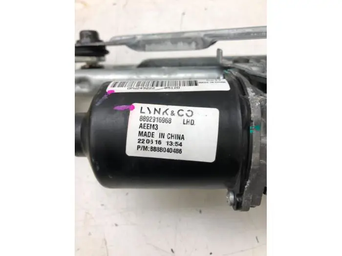 Front wiper motor Lynk & Co 01