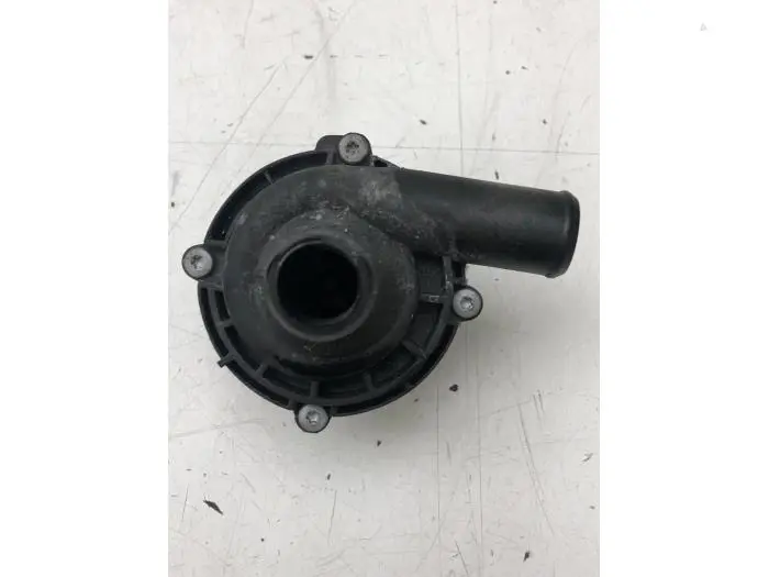 Additional water pump Mercedes CLA