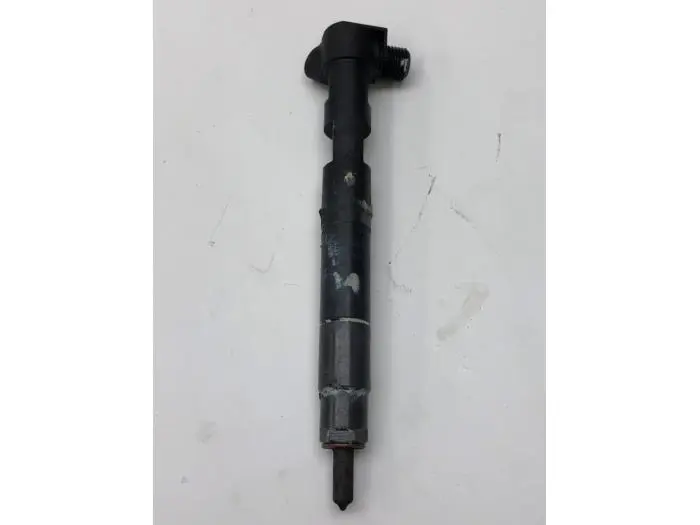 Injector (diesel) Mercedes CLA