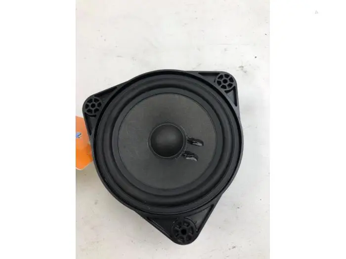 Speaker Mercedes EQV