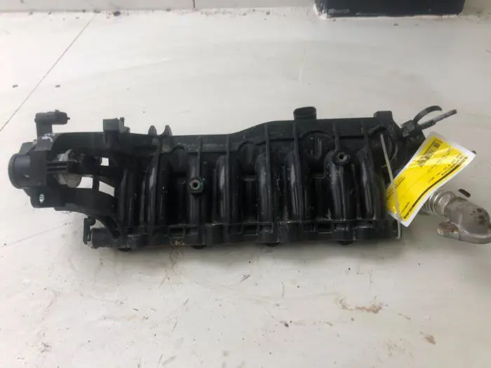 Intake manifold Kia Cee'D