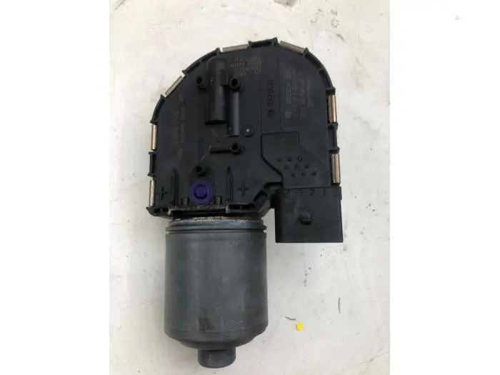 Front wiper motor Audi Q3