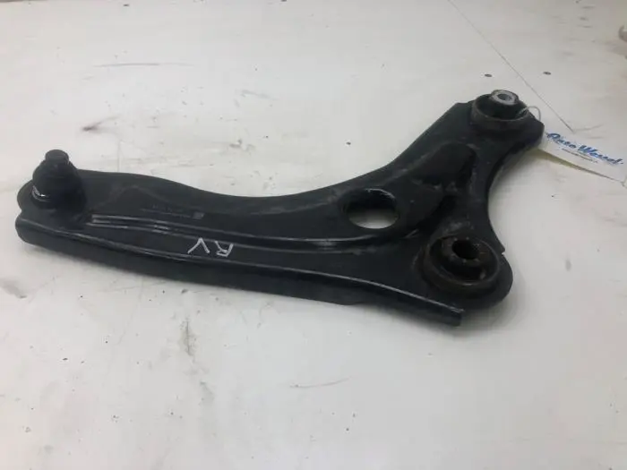 Front wishbone, right Dacia Sandero