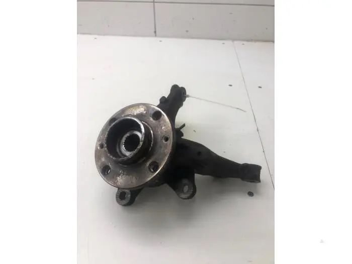 Knuckle, front right Dacia Sandero