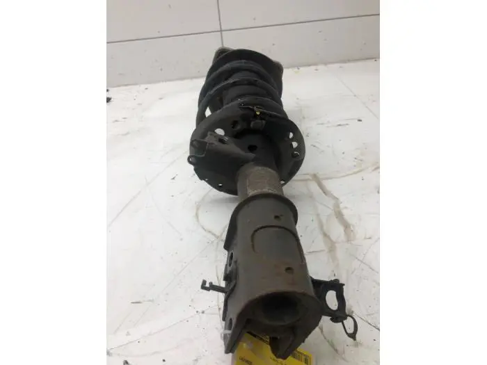 Front shock absorber rod, right Mercedes B-Klasse