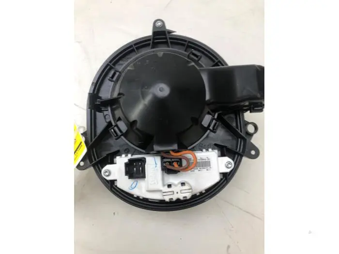 Heating and ventilation fan motor BMW 1-Serie