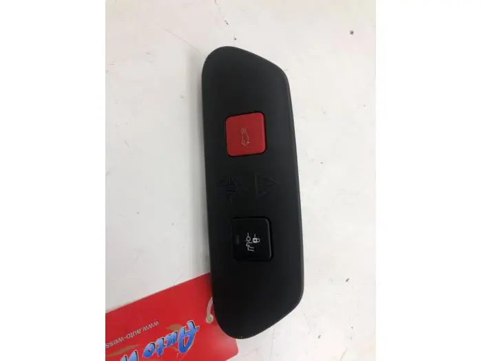 Tailgate switch Opel Grandland X