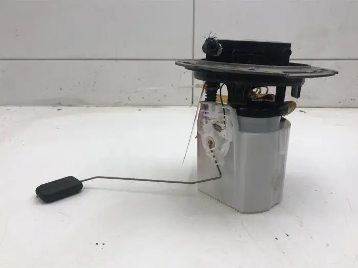 Electric fuel pump Opel Astra