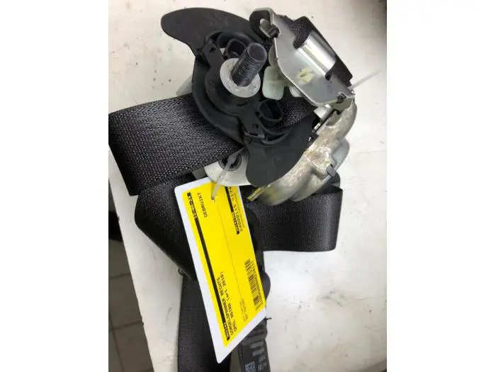 Seatbelt tensioner, right Opel Astra