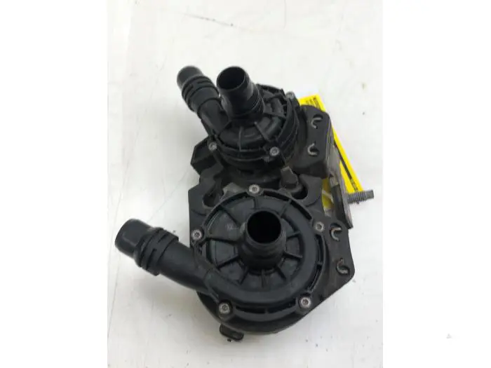 Water pump Opel Grandland X