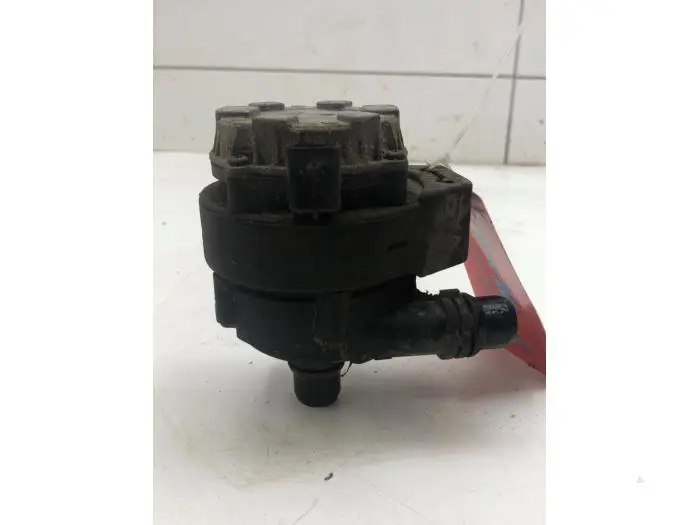 Water pump Opel Grandland X