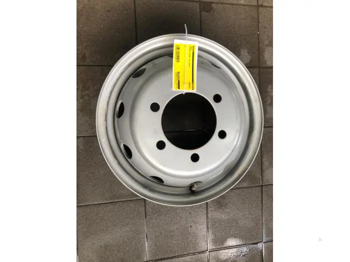 Wheel Nissan NT400