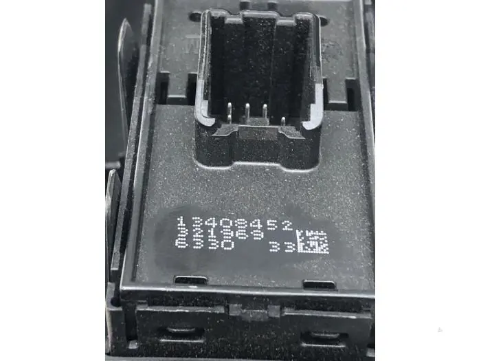 Electric window switch Opel Astra