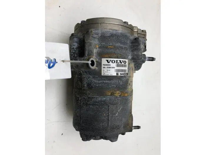 Air conditioning pump Volvo V60