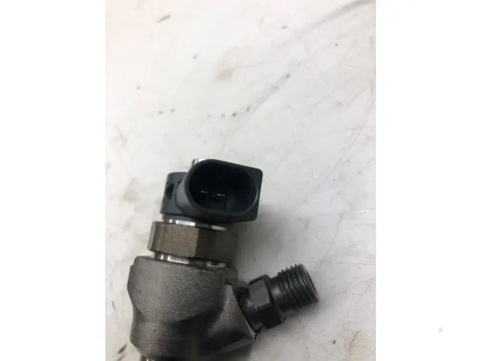 Injector (diesel) Skoda Superb