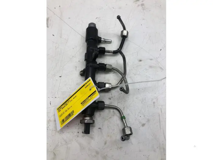 Fuel injector nozzle Opel Grandland X