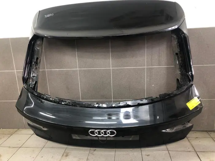 Tailgate Audi Q3