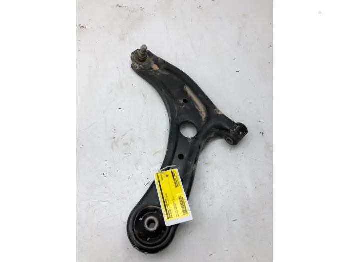 Front wishbone, left Kia Stonic