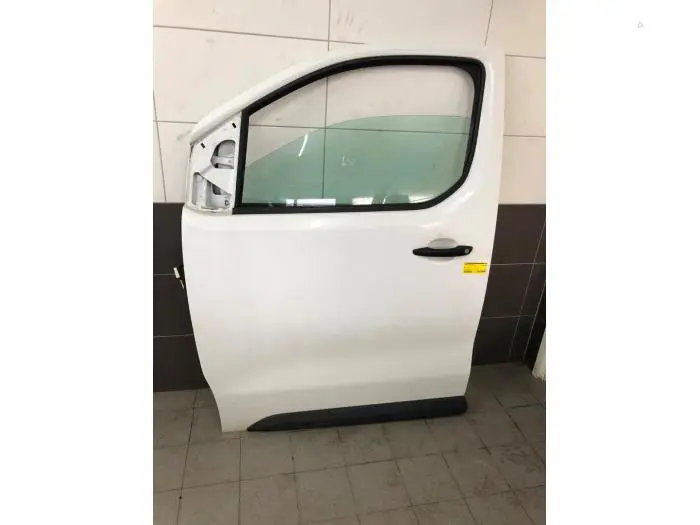 Door 2-door, left Toyota Pro-Ace