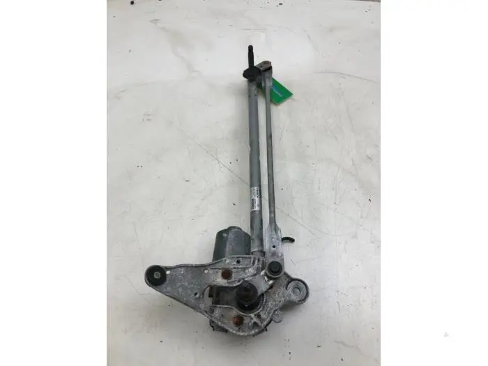 Front wiper motor Audi Q3