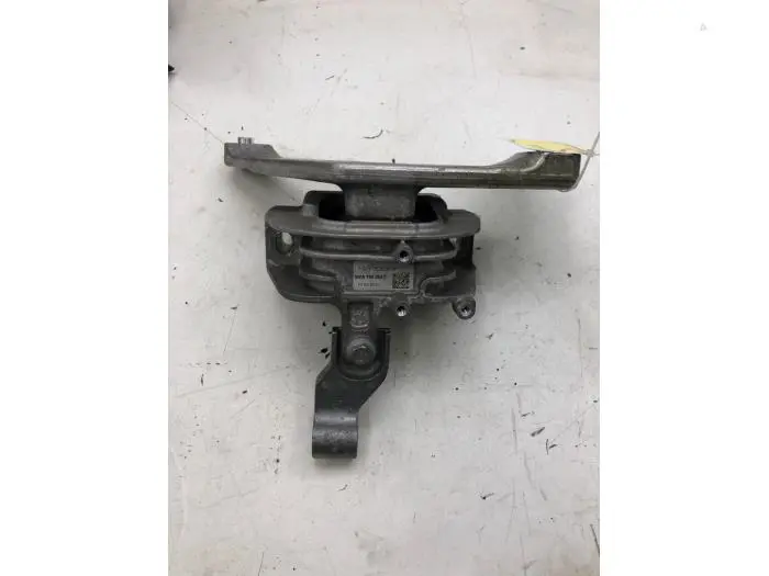 Engine mount Audi Q3