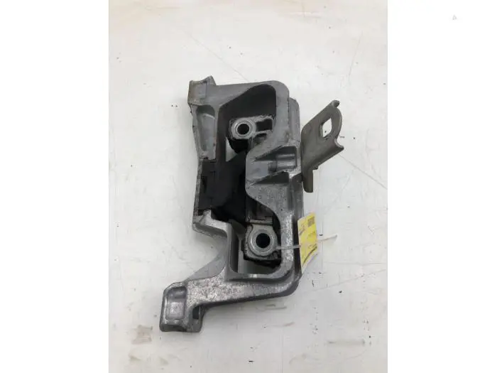 Engine mount Mercedes CLA