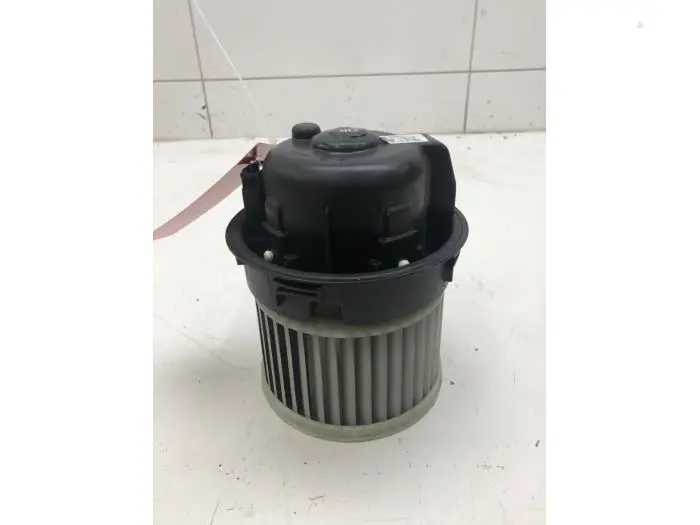 Heating and ventilation fan motor Opel Corsa