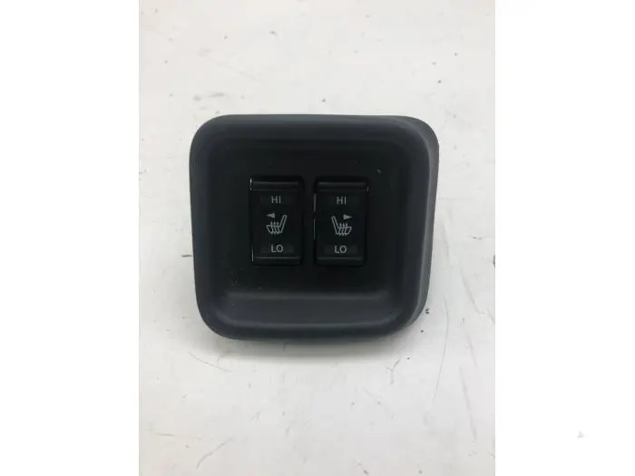 Electric seat switch Nissan Juke