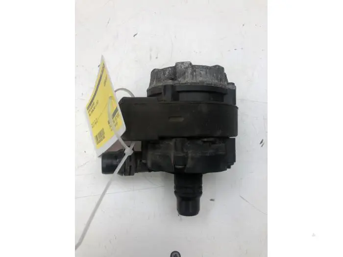 Additional water pump Opel Grandland X