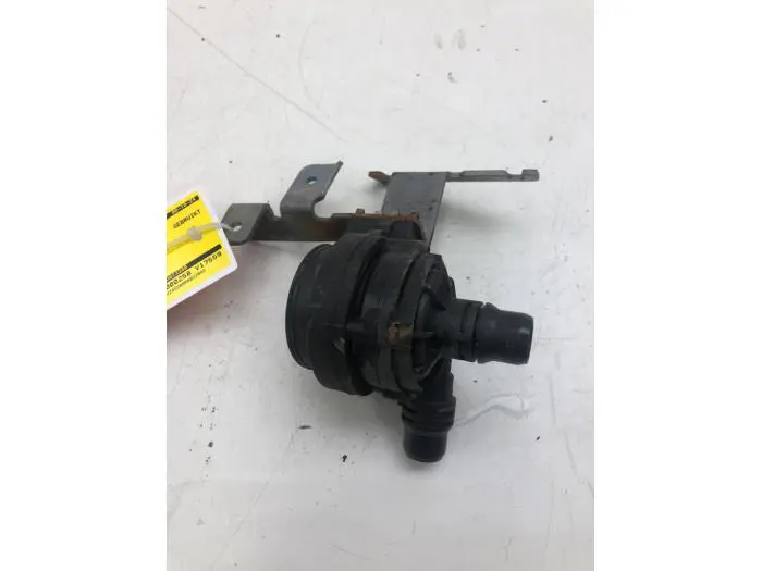 Water pump Opel Grandland X