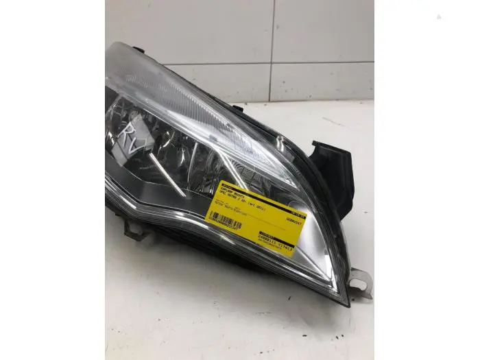 Headlight, right Opel Astra