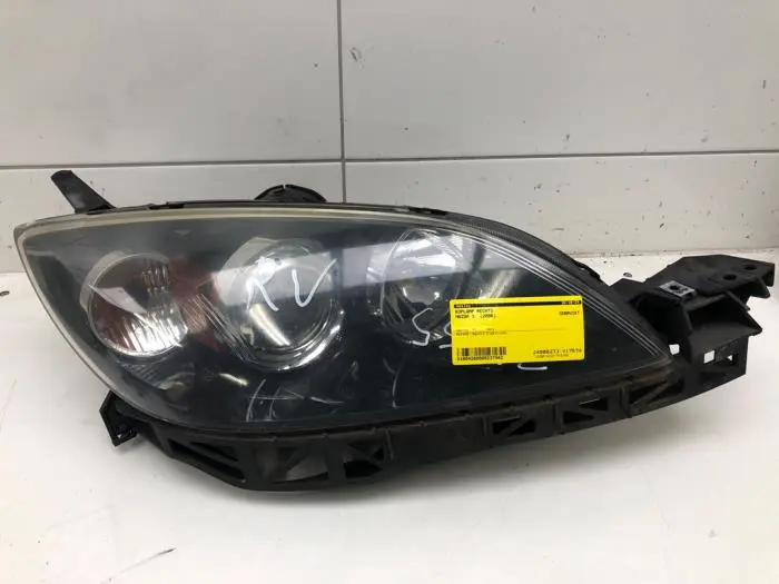 Headlight, right Mazda 3.