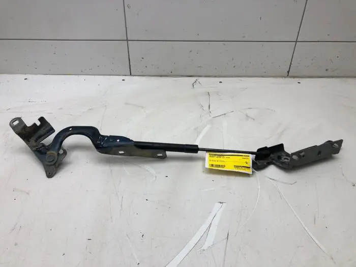 Bonnet Hinge Renault Captur