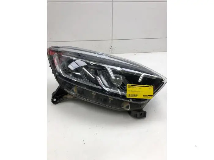 Headlight, right Renault Captur