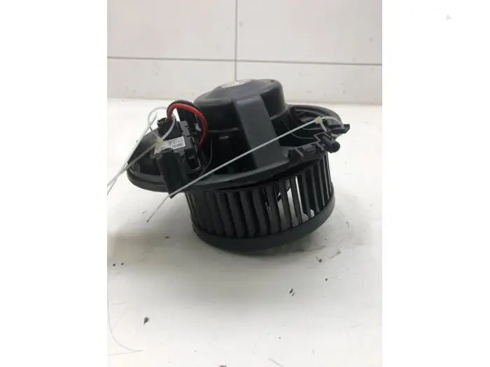 Heating and ventilation fan motor Skoda Superb