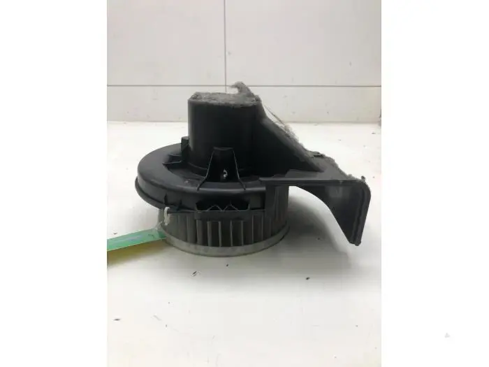 Heating and ventilation fan motor Skoda Rapid