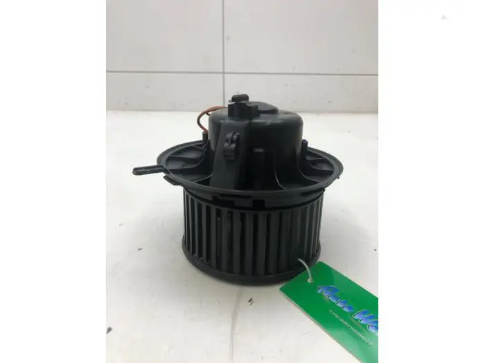 Heating and ventilation fan motor Volkswagen Tiguan