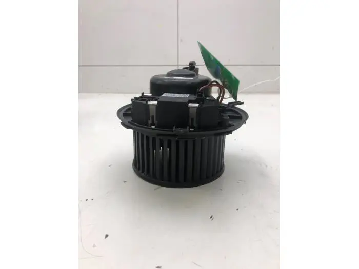 Heating and ventilation fan motor Volkswagen Tiguan